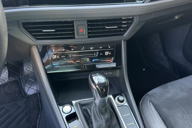 Used Volkswagen Sagitar 2021 280TSI DSG Luxury Smart Connectivity Edition Interior 14