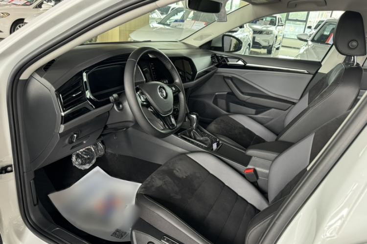 Used Volkswagen Sagitar 2021 280TSI DSG Luxury Smart Connectivity Edition Interior 2