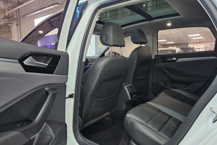 Used Volkswagen Sagitar 2021 280TSI DSG Excellence Edition Interior 2