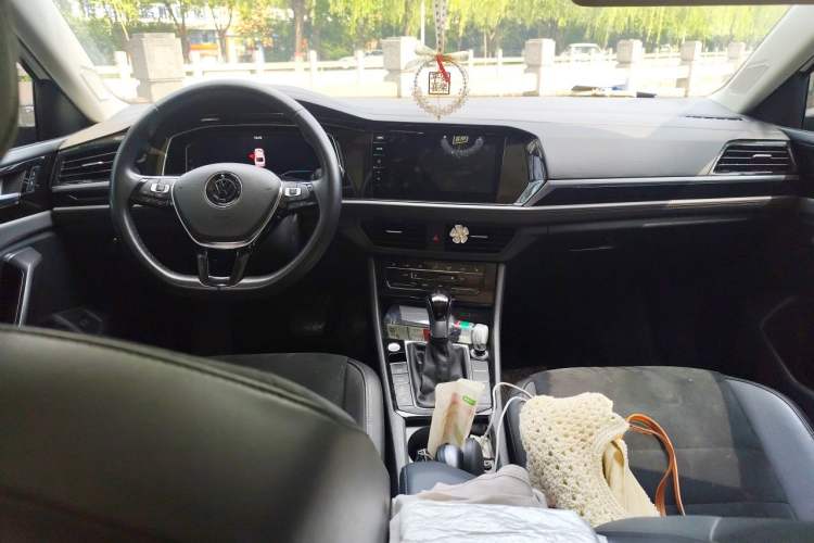 Used Volkswagen Sagitar 2021 280TSI DSG Luxury Smart Connectivity Edition Interior 2
