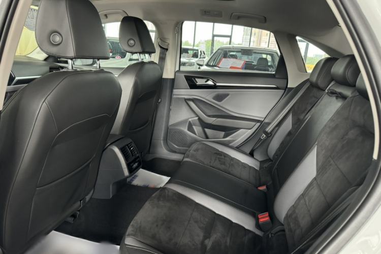 Used Volkswagen Sagitar 2021 280TSI DSG Luxury Smart Connectivity Edition Interior 3