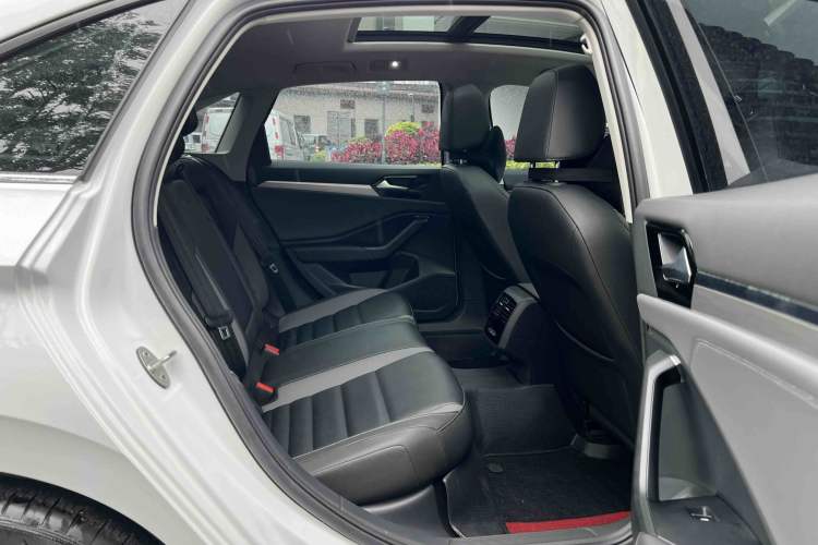 Used Volkswagen Sagitar 2021 280TSI DSG Comfort Connect Edition Interior 4