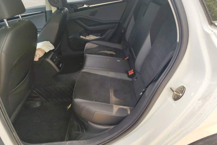 Used Volkswagen Sagitar 2021 280TSI DSG Luxury Smart Connectivity Edition Interior 4