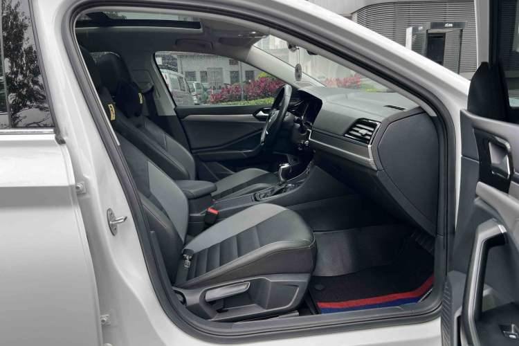 Used Volkswagen Sagitar 2021 280TSI DSG Comfort Connect Edition Interior 5