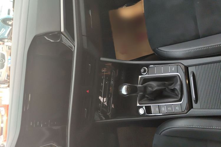 Used Volkswagen Sagitar 2021 280TSI DSG Luxury Smart Connectivity Edition Interior 6