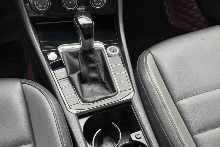 Used Volkswagen Sagitar 2021 280TSI DSG Comfort Connect Edition Interior 9