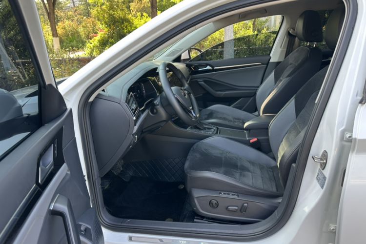 Used Volkswagen Sagitar 2021 280TSI DSG Luxury Smart Connectivity Edition Interior 9