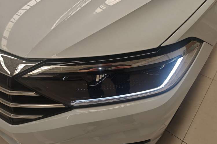 Used Volkswagen Sagitar 2021 200TSI DSG Comfort Connect Edition Left Front Headlight