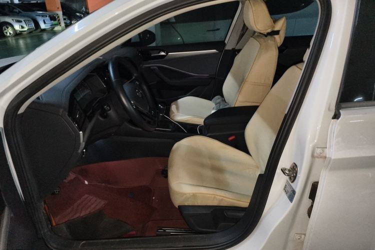 Used Volkswagen Sagitar 2021 200TSI Manual Overdrive Edition Left Front Seat