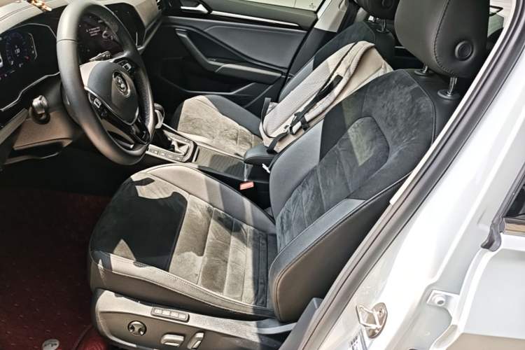 Used Volkswagen Sagitar 2021 280TSI DSG Excellence Edition Left Front Seat
