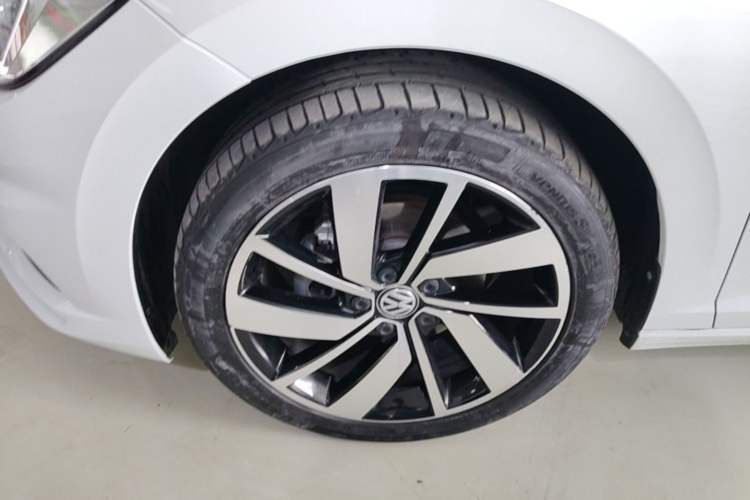 Used Volkswagen Sagitar 2021 280TSI DSG Excellence Edition Left Front Wheel Hub