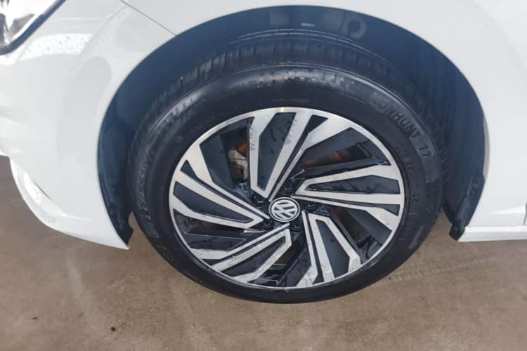 Used Volkswagen Sagitar 2021 200TSI DSG Excellence Edition Left Front Wheel Hub