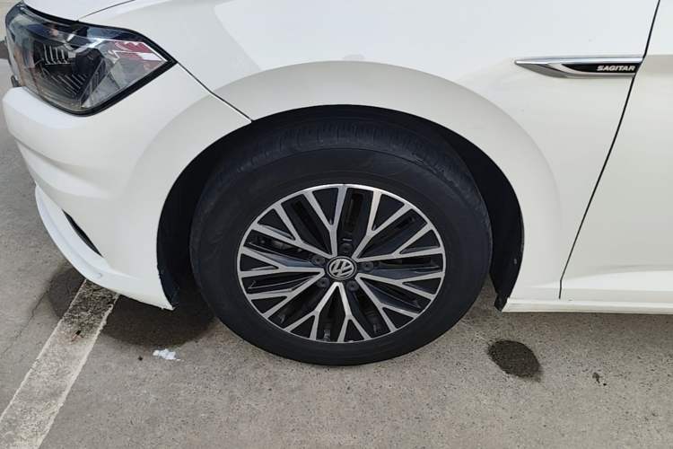 Used Volkswagen Sagitar 2021 280TSI DSG Comfort Connect Edition Left Front Wheel Hub