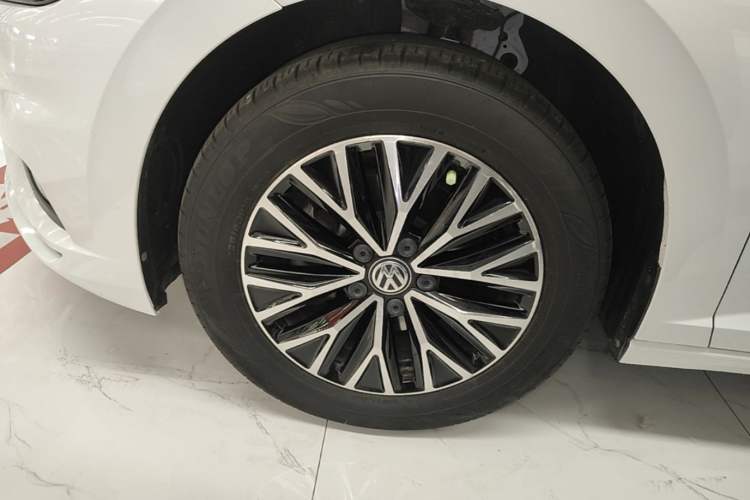 Used Volkswagen Sagitar 2021 200TSI DSG Comfort Connect Edition Left Front Wheel Hub