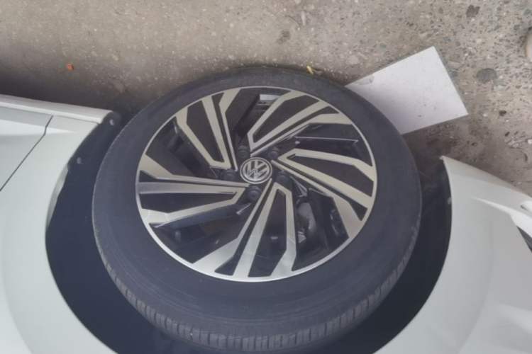 Used Volkswagen Sagitar 2021 280TSI DSG Excellence Edition Left Front Wheel Hub