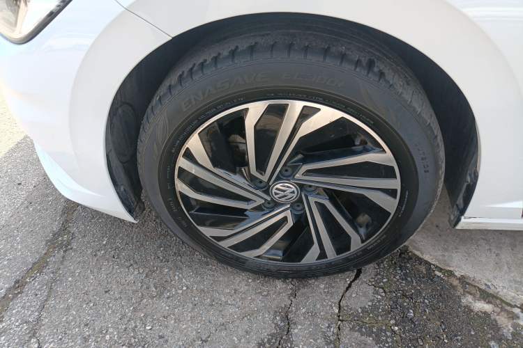 Used Volkswagen Sagitar 2021 280TSI DSG Excellence Edition Left Front Wheel Hub