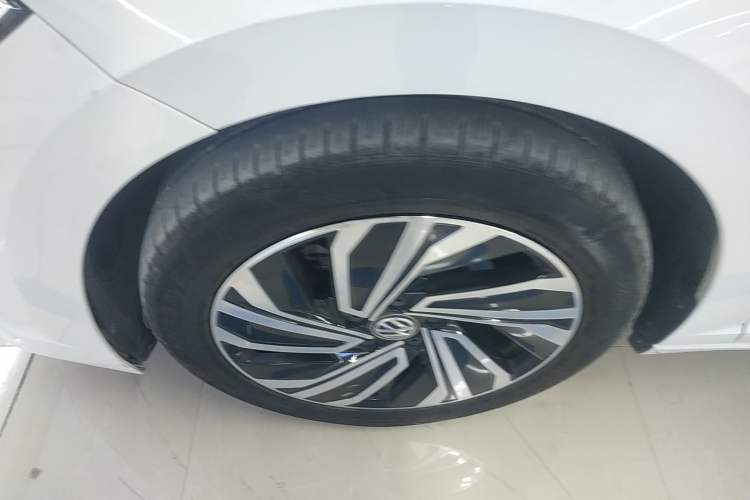 Used Volkswagen Sagitar 2021 280TSI DSG Excellence Edition Left Front Wheel Hub