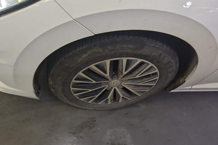 Used Volkswagen Sagitar 2021 280TSI DSG Excellence Edition Left Front Wheel Hub