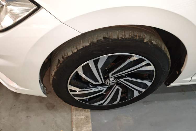 Used Volkswagen Sagitar 2021 280TSI DSG Excellence Edition Left Front Wheel Hub