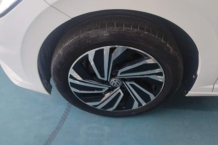 Used Volkswagen Sagitar 2021 280TSI DSG Excellence Edition Left Front Wheel Hub