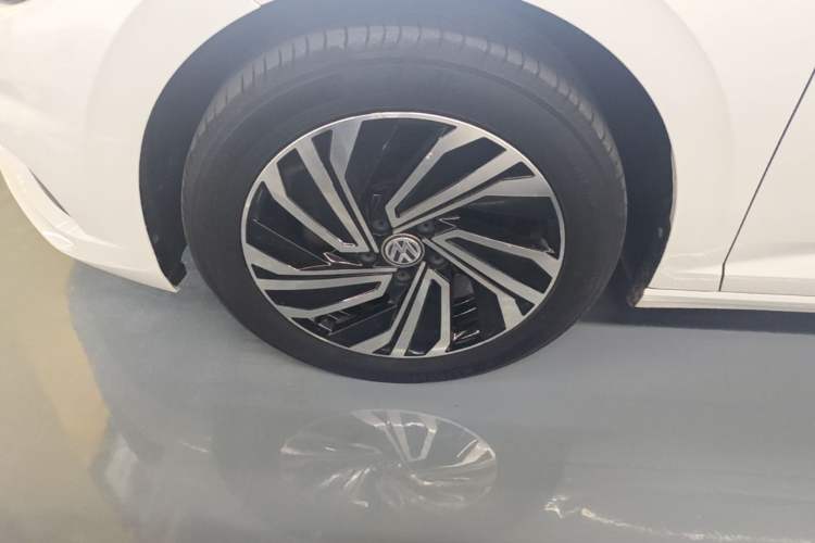 Used Volkswagen Sagitar 2021 200TSI DSG Excellence Edition Left Front Wheel Hub