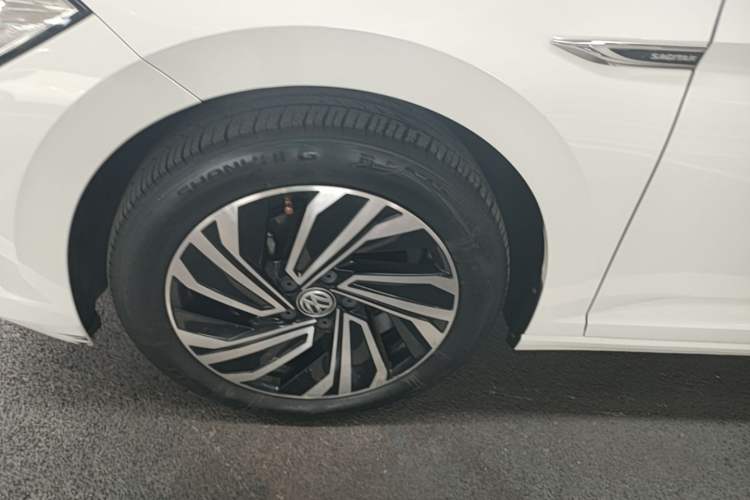 Used Volkswagen Sagitar 2021 280TSI DSG Excellence Edition Left Front Wheel Hub