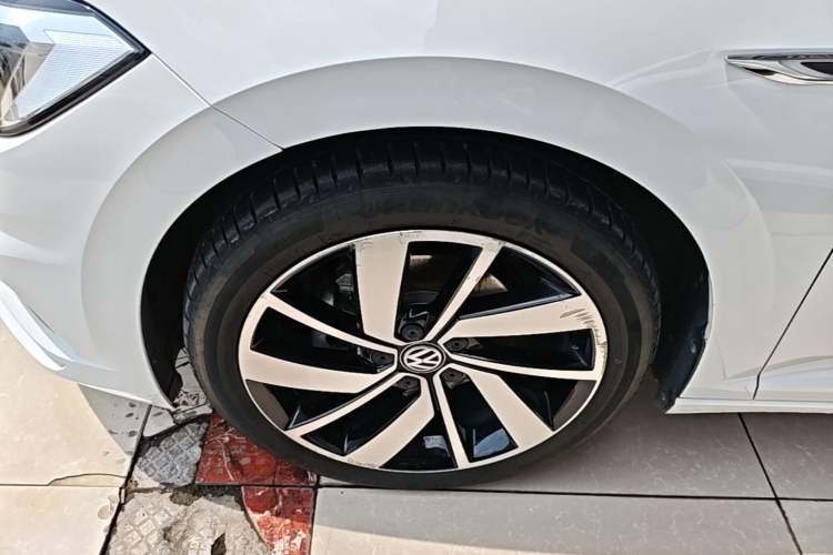 Used Volkswagen Sagitar 2021 280TSI DSG Excellence Edition Left Front Wheel Hub