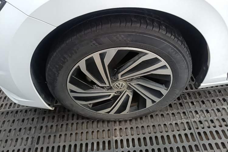 Used Volkswagen Sagitar 2021 200TSI DSG Excellence Edition Left Front Wheel Hub
