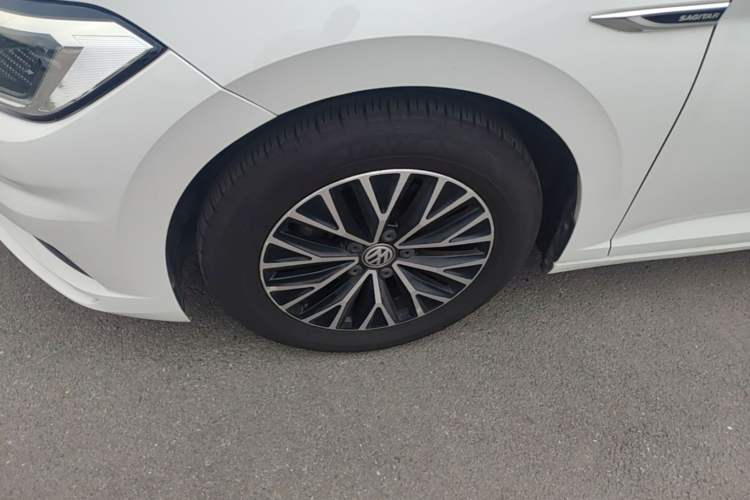 Used Volkswagen Sagitar 2021 280TSI DSG Comfort Connect Edition Left Front Wheel Hub