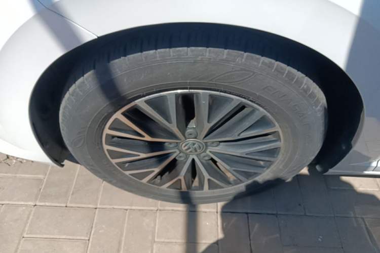 Used Volkswagen Sagitar 2021 280TSI DSG Comfort Connect Edition Left Front Wheel Hub