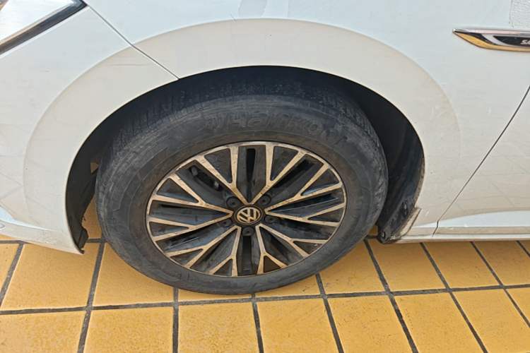 Used Volkswagen Sagitar 2021 280TSI DSG Comfort Connect Edition Left Front Wheel Hub