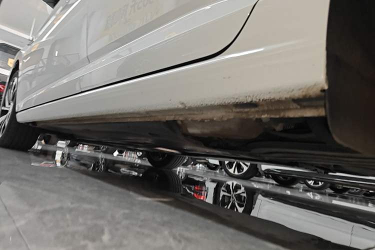 Used Volkswagen Sagitar 2021 280TSI DSG Excellence Edition Left Side Sill