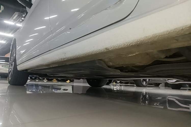 Used Volkswagen Sagitar 2021 280TSI DSG Luxury Smart Connectivity Edition Left Side Sill