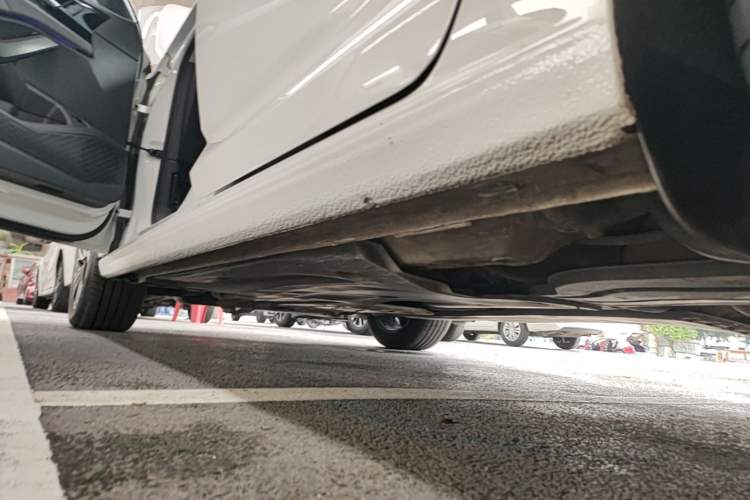 Used Volkswagen Sagitar 2021 280TSI DSG Excellence Edition Left Side Sill