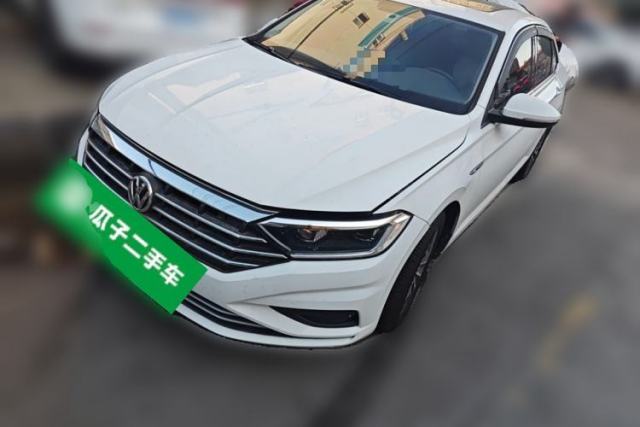Ojetý Volkswagen Sagitar 2021 280TSI DSG Comfort Connect Edition