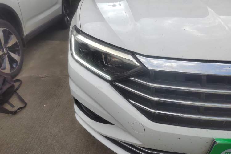 Used Volkswagen Sagitar 2021 200TSI DSG Excellence Edition Right Front Headlight