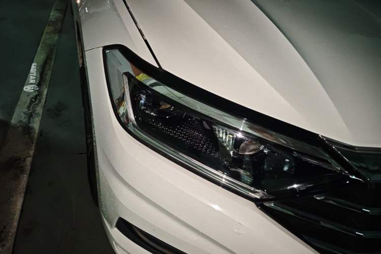 Used Volkswagen Sagitar 2021 280TSI DSG Excellence Edition Right Front Headlight