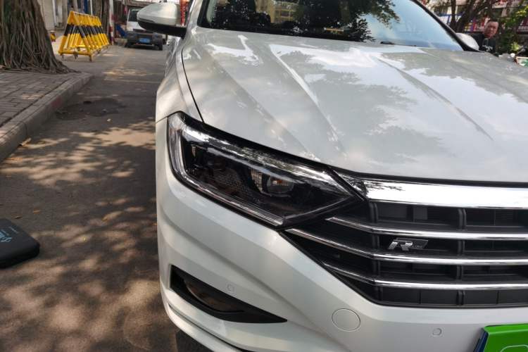 Used Volkswagen Sagitar 2021 280TSI DSG Luxury Smart Connectivity Edition Right Front Headlight