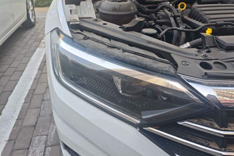 Used Volkswagen Sagitar 2021 280TSI DSG Excellence Edition Right Front Headlight