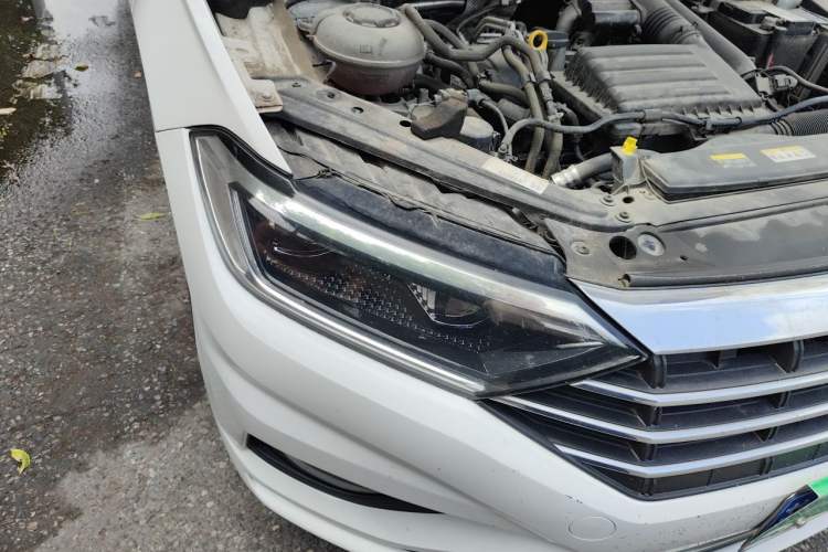 Used Volkswagen Sagitar 2021 280TSI DSG Comfort Connect Edition Right Front Headlight