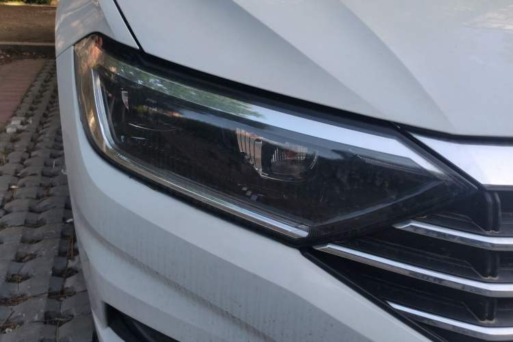 Used Volkswagen Sagitar 2021 200TSI DSG Excellence Edition Right Front Headlight