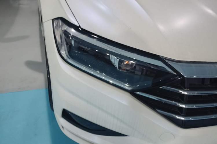 Used Volkswagen Sagitar 2021 280TSI DSG Excellence Edition Right Front Headlight