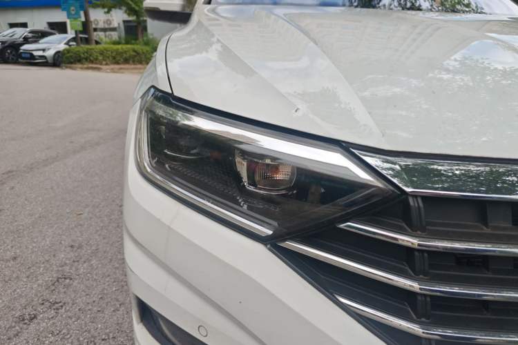 Used Volkswagen Sagitar 2021 200TSI DSG Excellence Edition Right Front Headlight