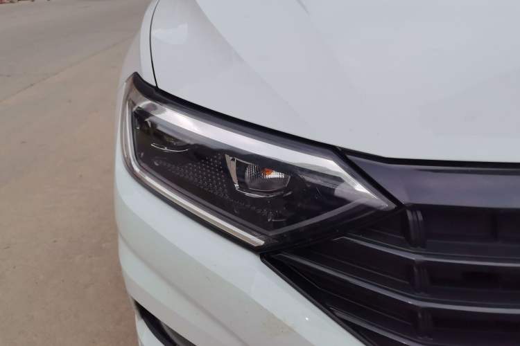 Used Volkswagen Sagitar 2021 280TSI DSG Comfort Connect Edition Right Front Headlight