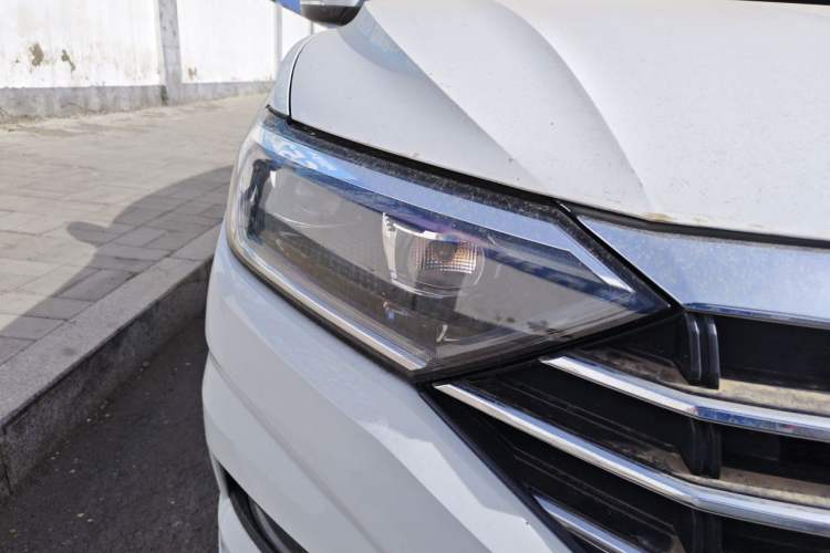 Used Volkswagen Sagitar 2021 200TSI DSG Comfort Connect Edition Right Front Headlight