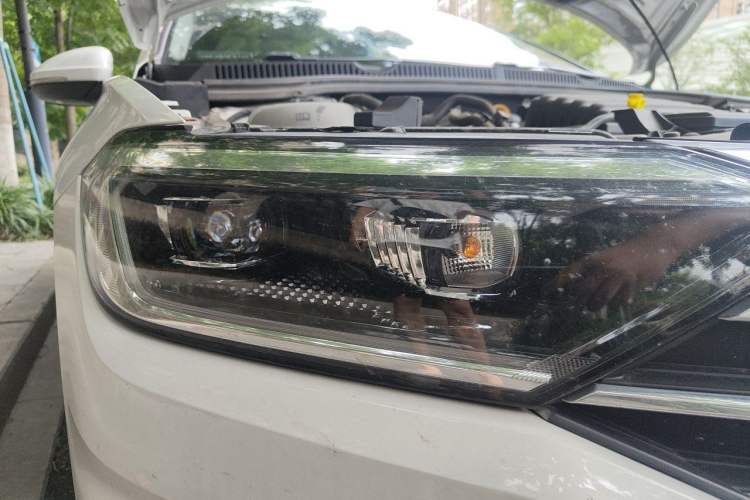 Used Volkswagen Sagitar 2021 280TSI DSG Excellence Edition Right Front Headlight