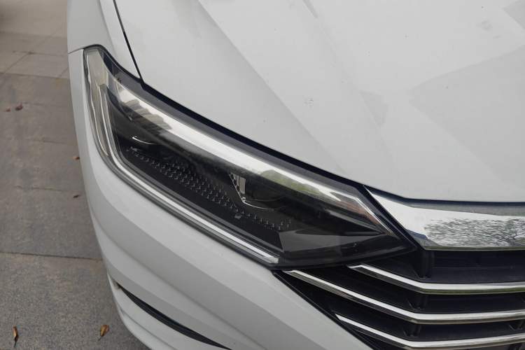 Used Volkswagen Sagitar 2021 280TSI DSG Excellence Edition Right Front Headlight