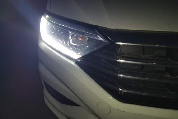 Used Volkswagen Sagitar 2021 280TSI DSG Comfort Connect Edition Right Front Headlight