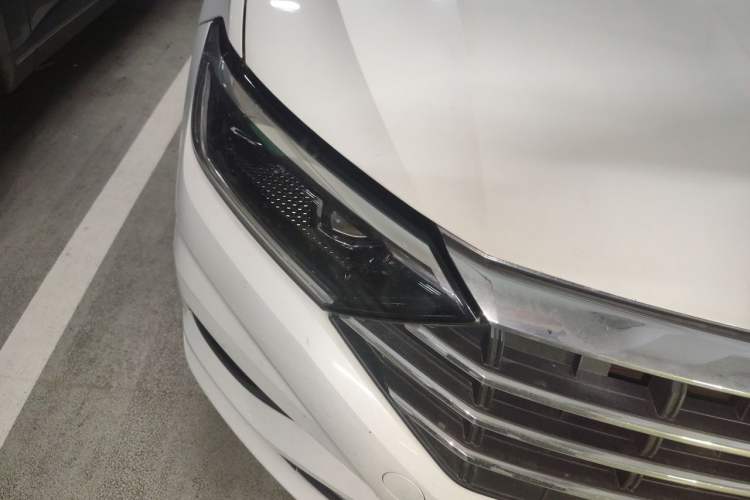 Used Volkswagen Sagitar 2021 280TSI DSG Comfort Connect Edition Right Front Headlight