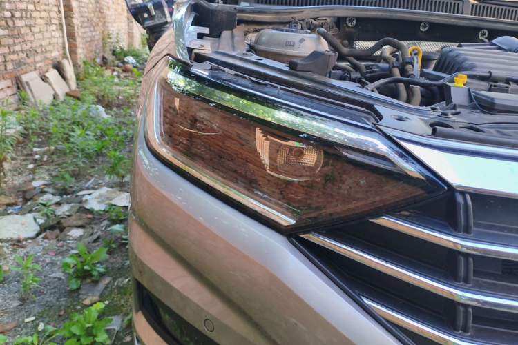 Used Volkswagen Sagitar 2021 280TSI DSG Luxury Smart Connectivity Edition Right Front Headlight